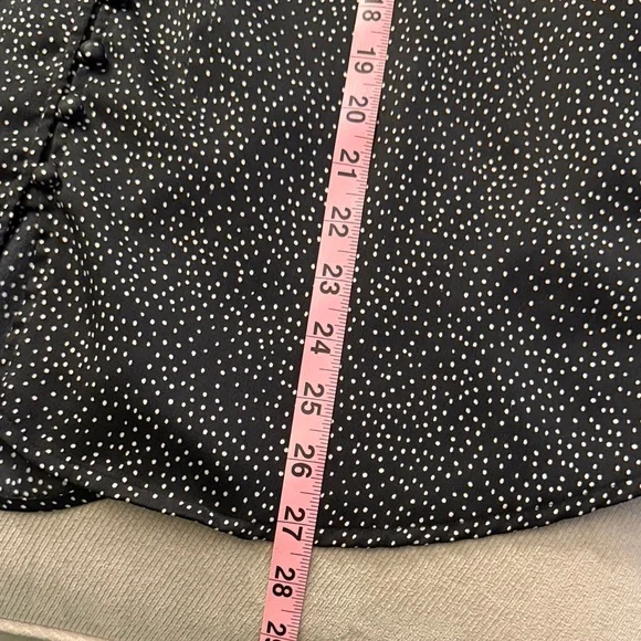 Express Slim Portofino Black Ruffle Collar Polka Dot Blouse Size Large - Picture 6 of 7